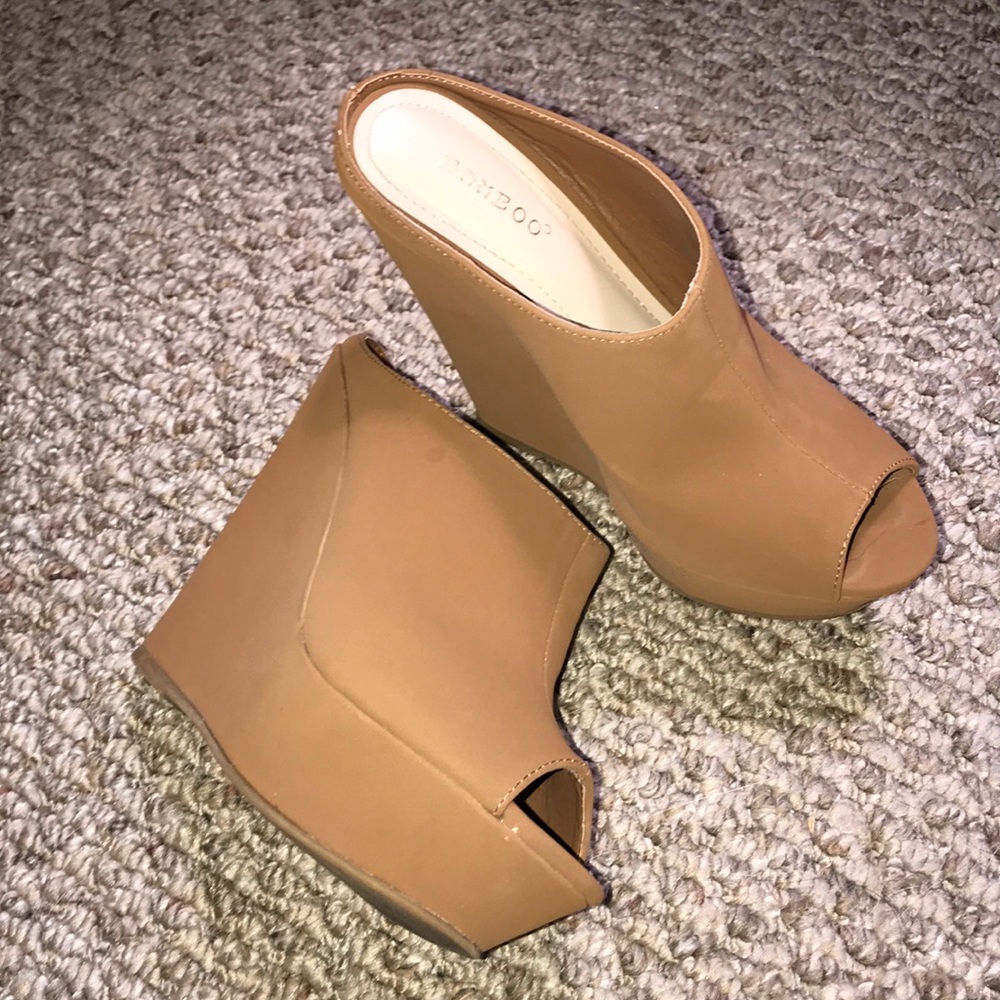 Camel slide wedges
